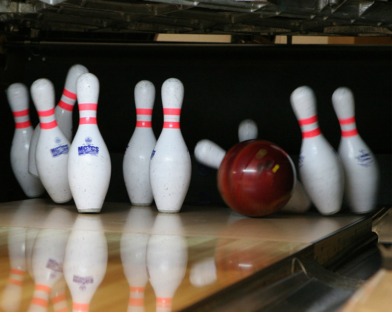 BOWLING